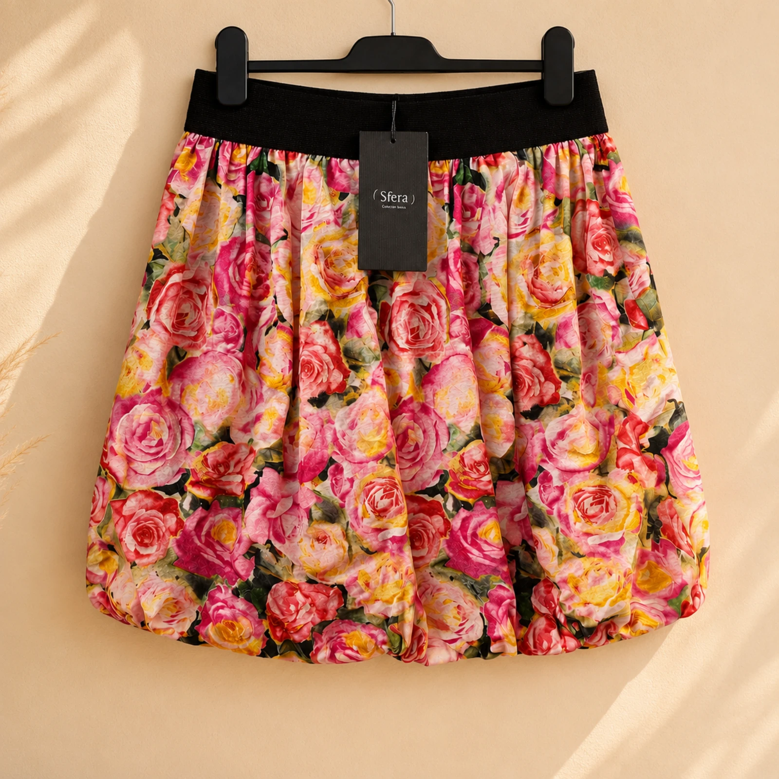 Falda floral Sfera nueva con etiqueta cintura elástica M verano